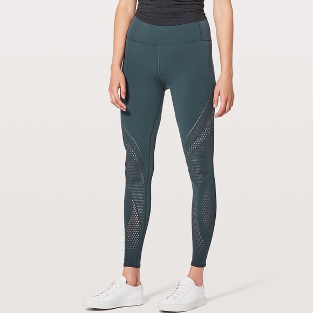 Lululemon Reveal Tight